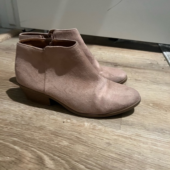 Pink Booties! - Picture 8 of 8